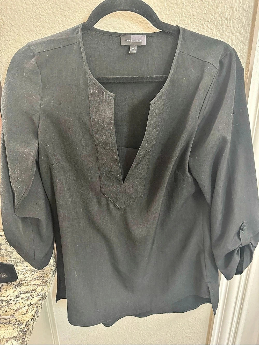 The Limited Women'Small V-Neck Blouse in Black Size Small